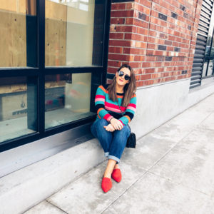 Rainbow trend: sweater and jeans