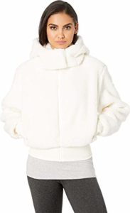 white sherpa coat, Amazon Sherpa jacket, sherpa jackets, amazon sherpa, best sherpa jackets, amazon finds, amazon fashion finds, amazon fashion finds 2020